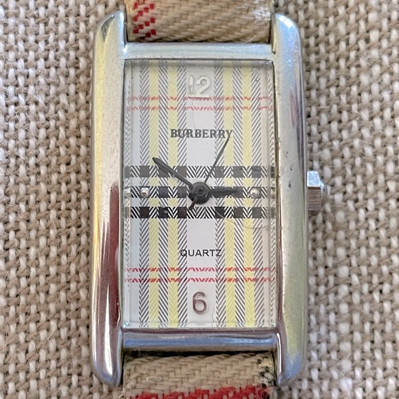 Burberry women’s watch - Picture 1 of 16